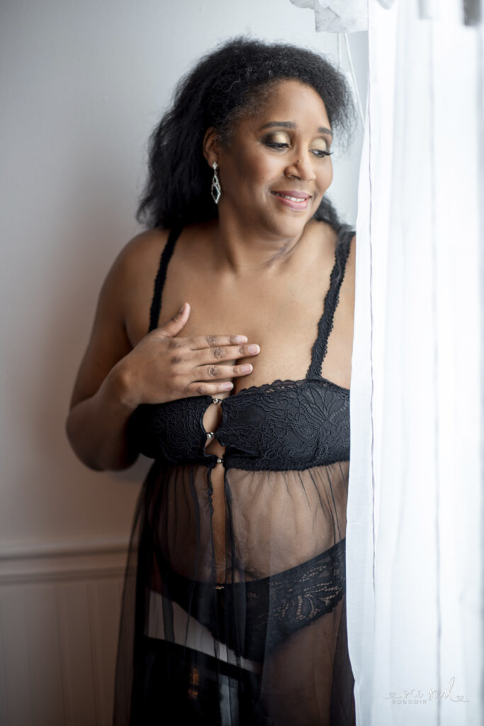 Amputee finds beauty in strength through boudoir